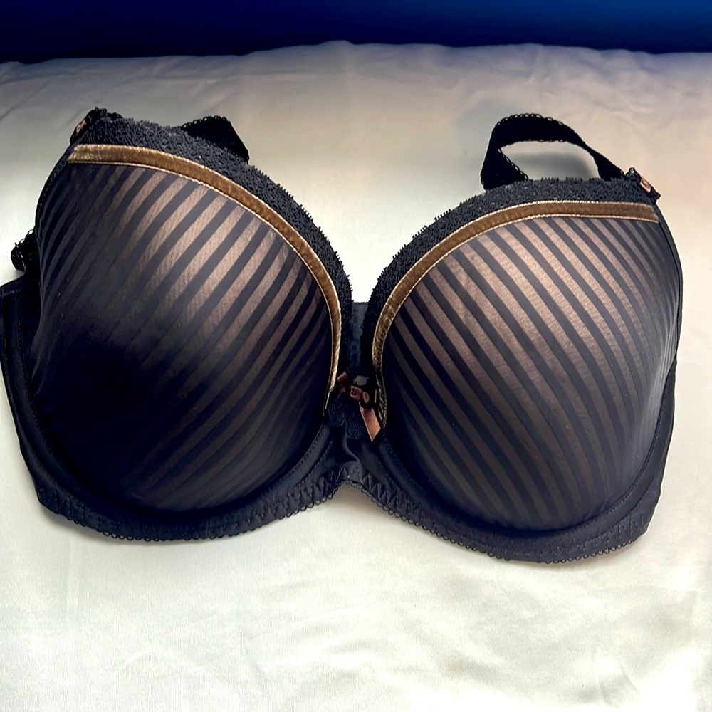 ***Discontinued style*** Freya plunge bra with supportive structure